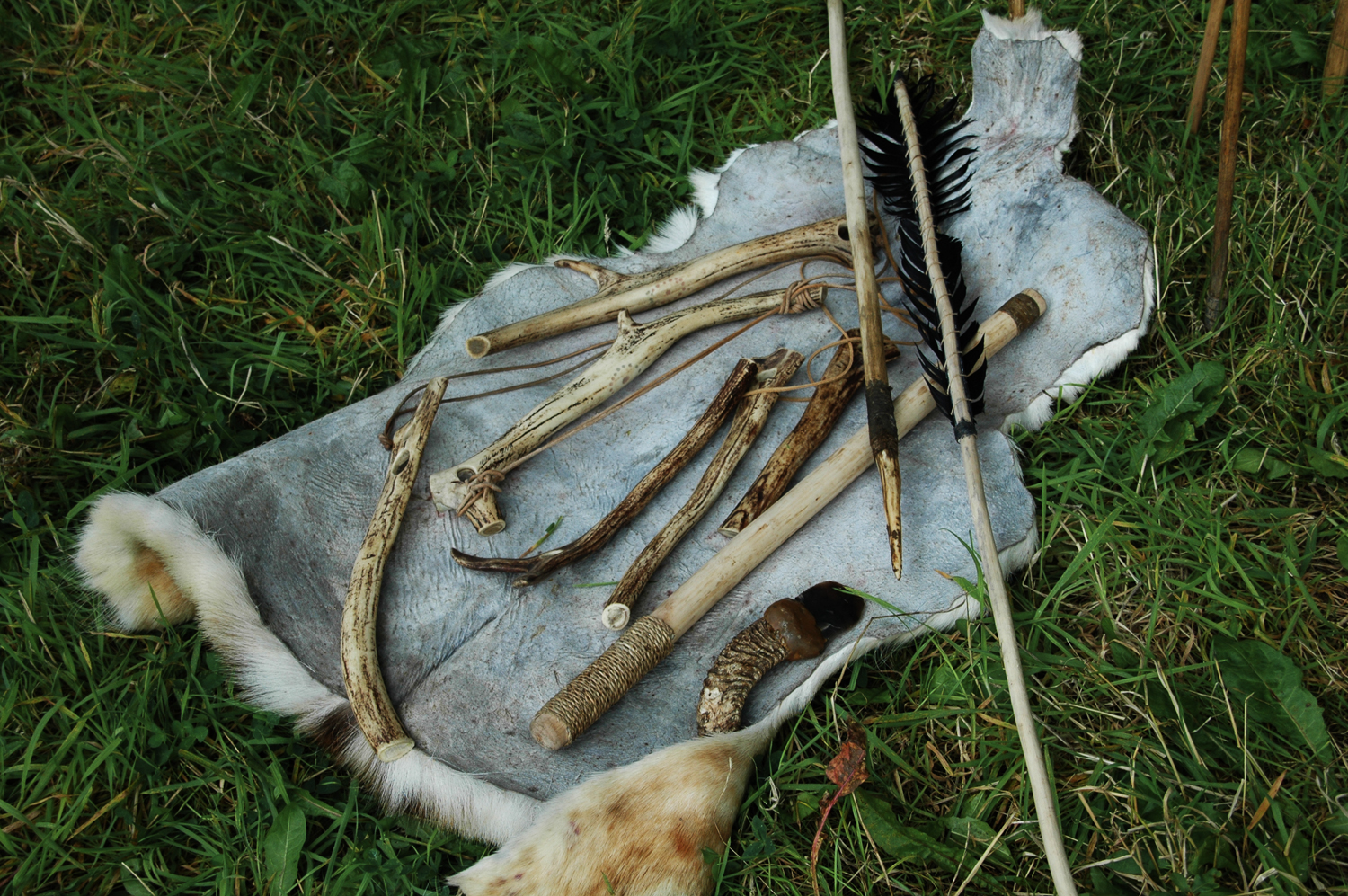 Neanderthals extinct human ancestors spears bows and arrows refined tools archaeologists