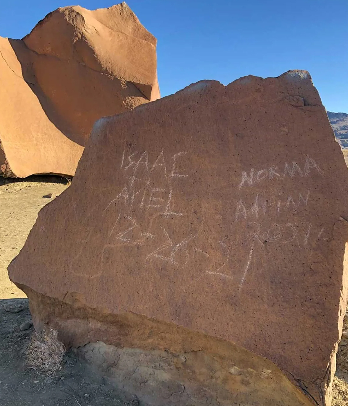 Archeologists vandals damage ancient petroglyphs Texas rock art