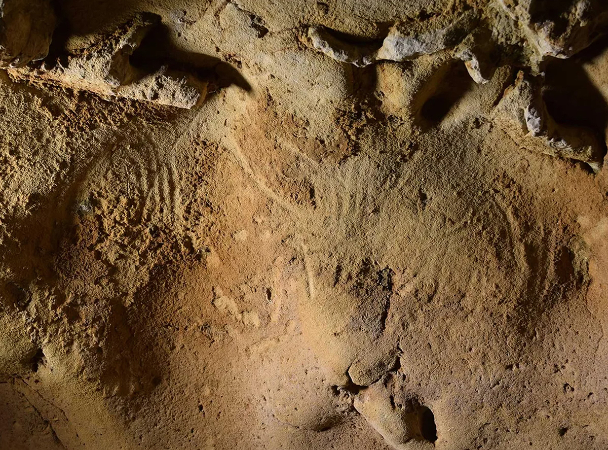 Oldest Known Neanderthal Engravings La Roche-Cotard Cave France art