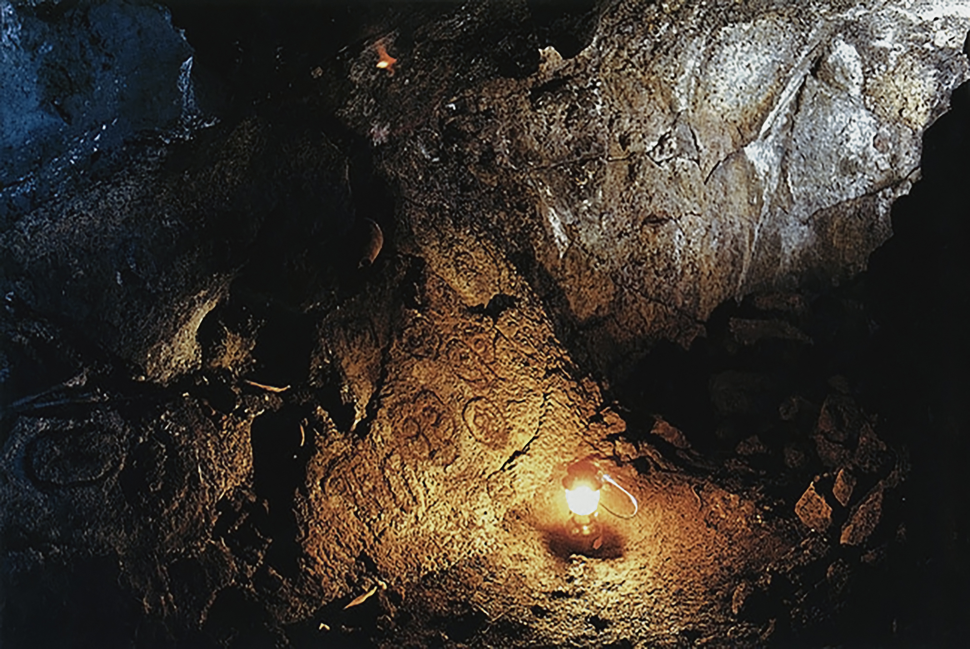 Ana Mahina Cave Rock Art Easter Island Rapa Nui Moai Archaeology Bradshaw Foundation