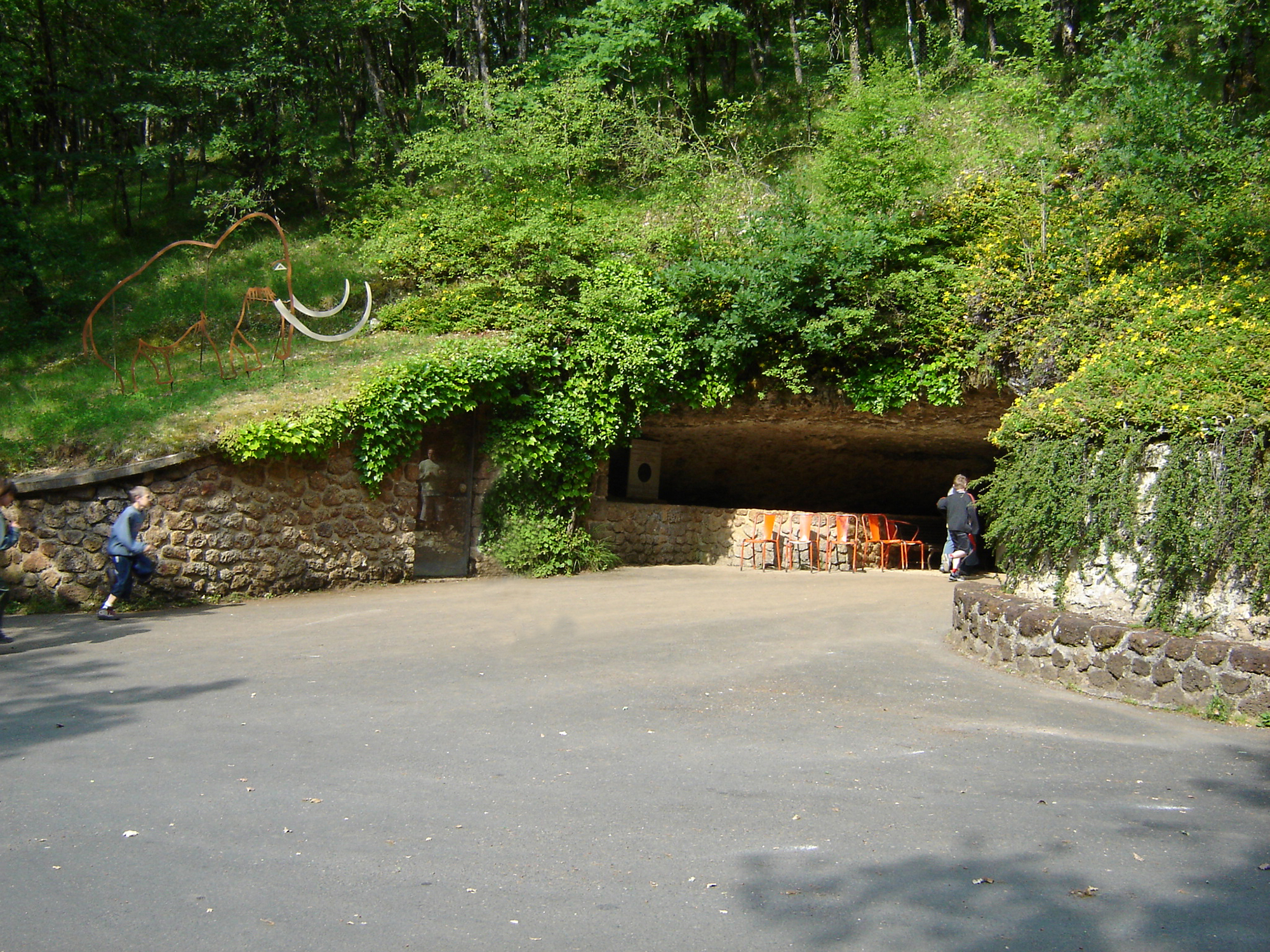 Visiting the Rouffignac Cave