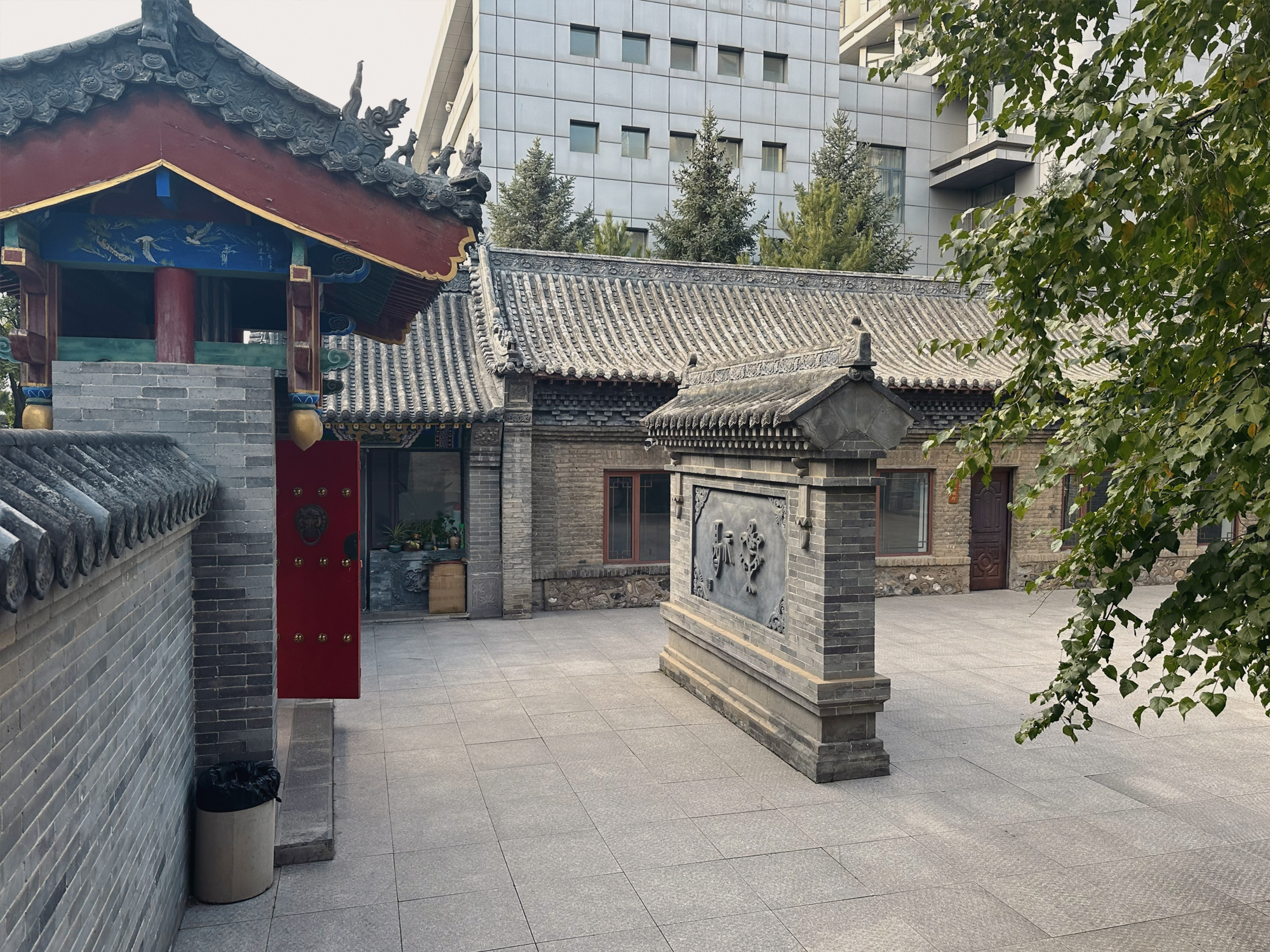 The Rock Art Research Institute at the Inner Mongolia Honder College of Arts and Sciences