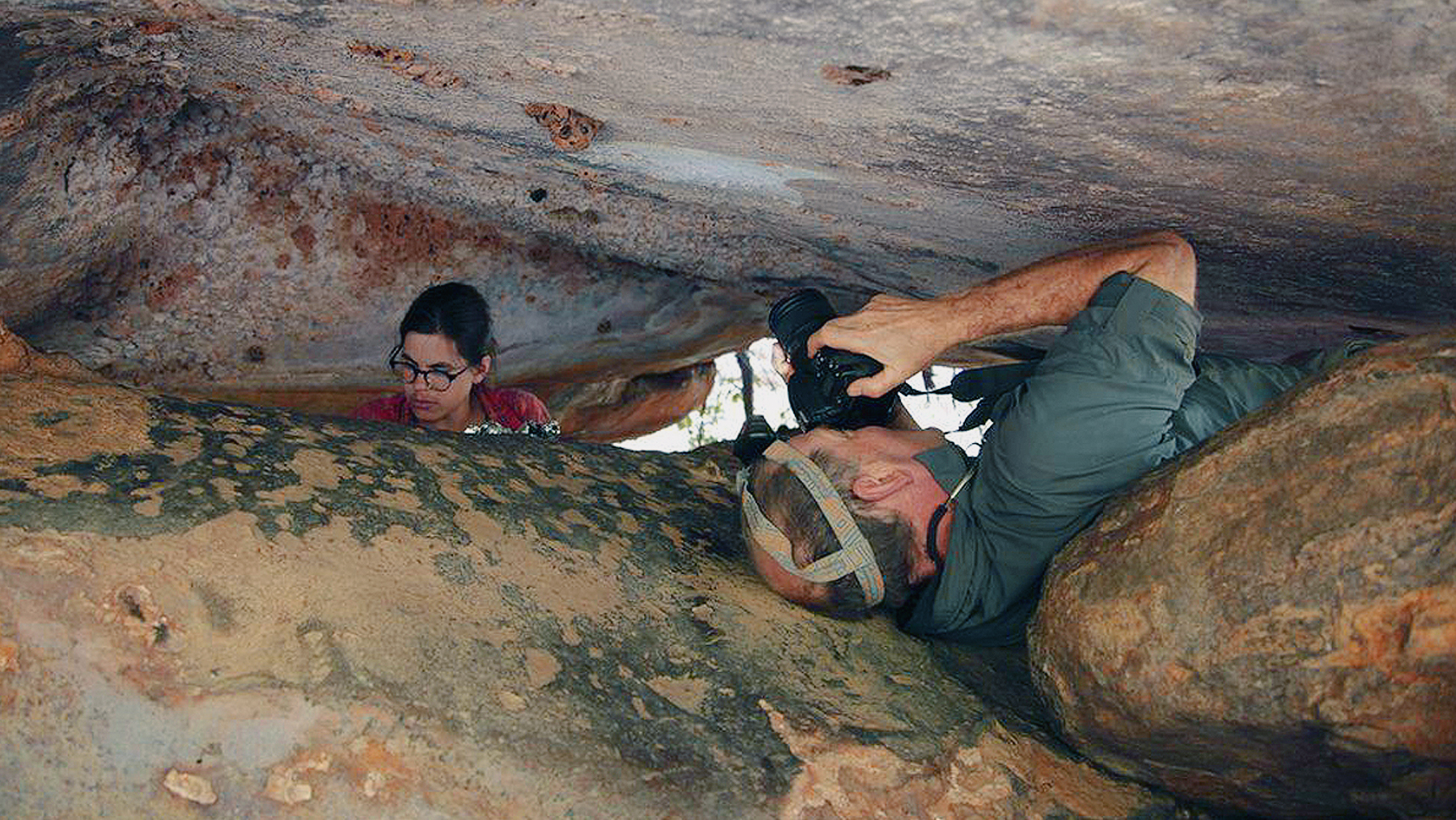 Mud wasp nests were used to date the artwork
