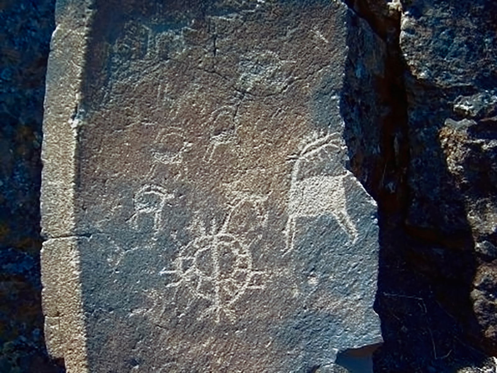 Rock Art Oregon Territory Columbia Hills State Park Petroglyphs Pictograph Cave Bradshaw Foundation Archaeology
