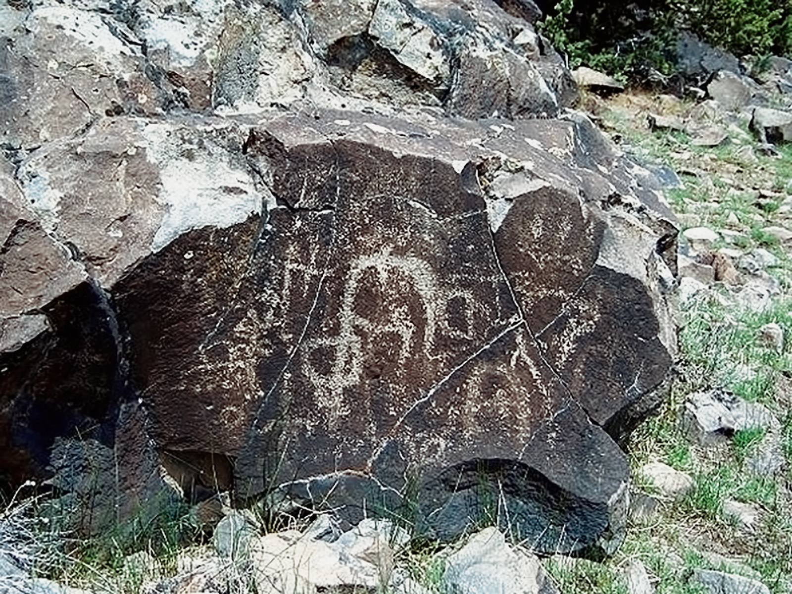 Rock Art Oregon Territory Frost-Hanover Reservoir Petroglyphs Pictographs Bradshaw Foundation Archaeology