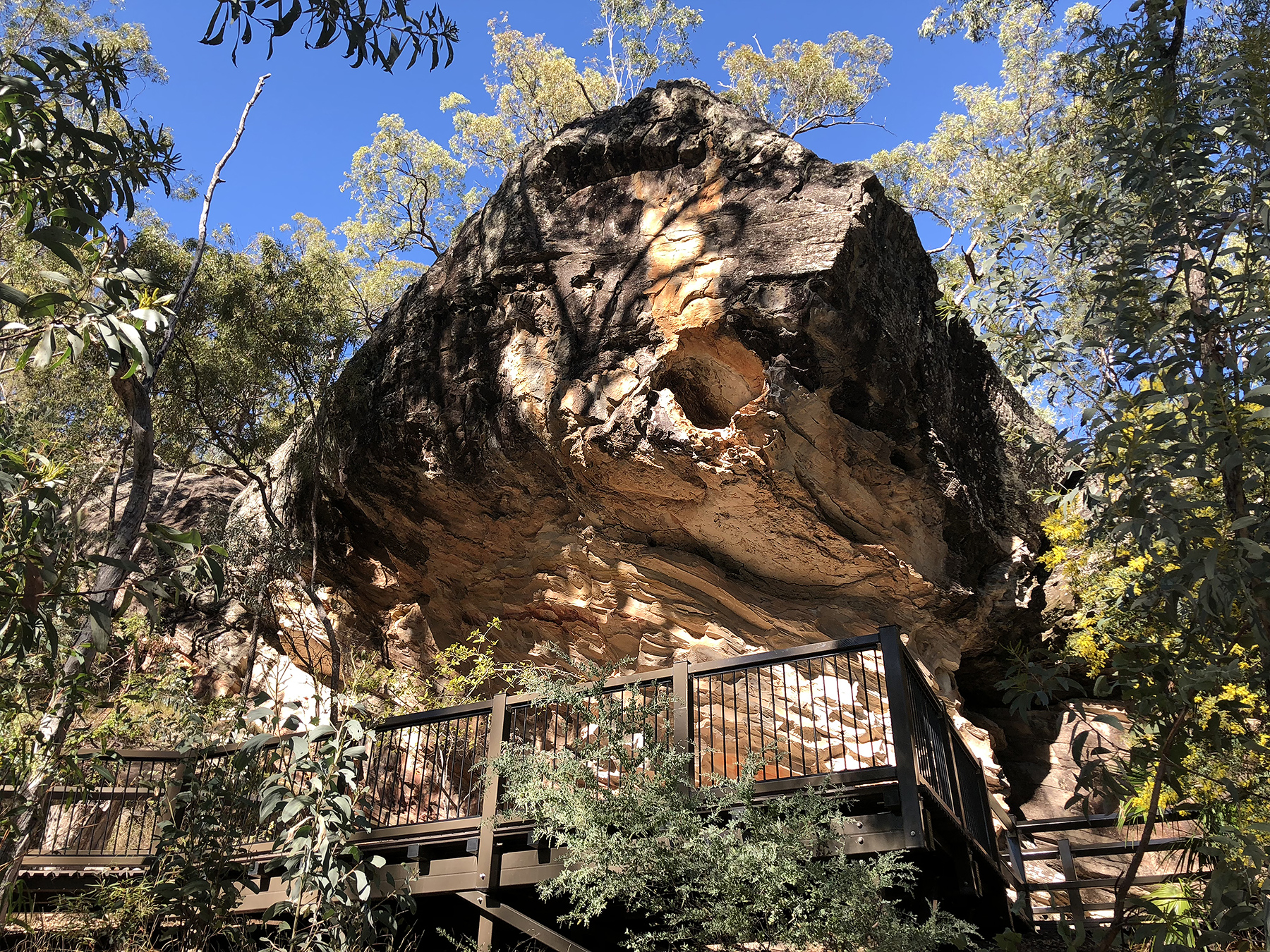Paul Taçon, Rock Art Network, fire, damage, Baloon Cave, Aboriginal, tourist, destination, Carnarvon Gorge, Queensland, Australia